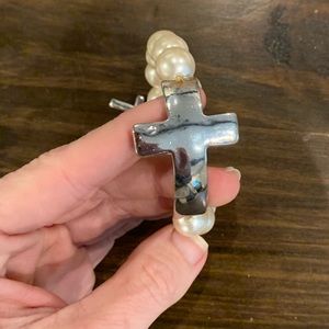 Silver cross and pearl bracelet